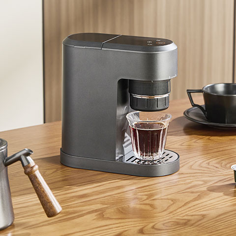 Quelle est la différence entre une cafetière et une machine à café?